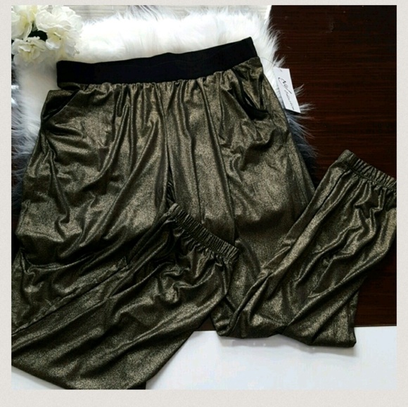💥SOLD!!!💥SHINY GOLD STRETCH PANTS - Picture 3 of 3