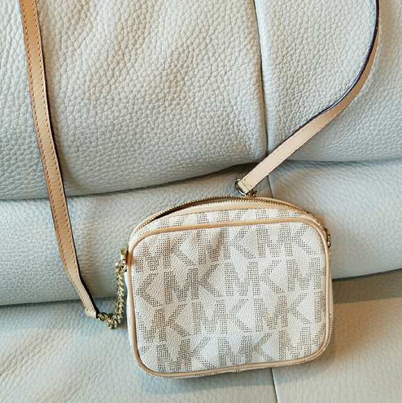 Purse - Picture 3 of 4