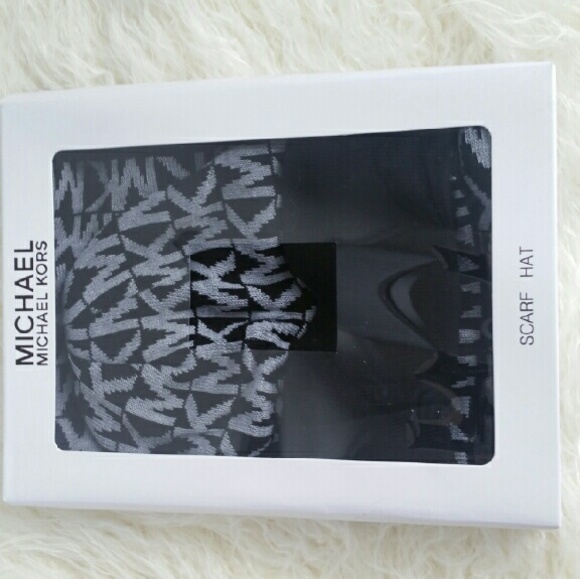 🌟SOLD OUT🌟-Michael Kors BOX set - Picture 3 of 3