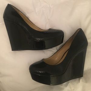 Gianni Bini Black 4.5 inch wedge heels