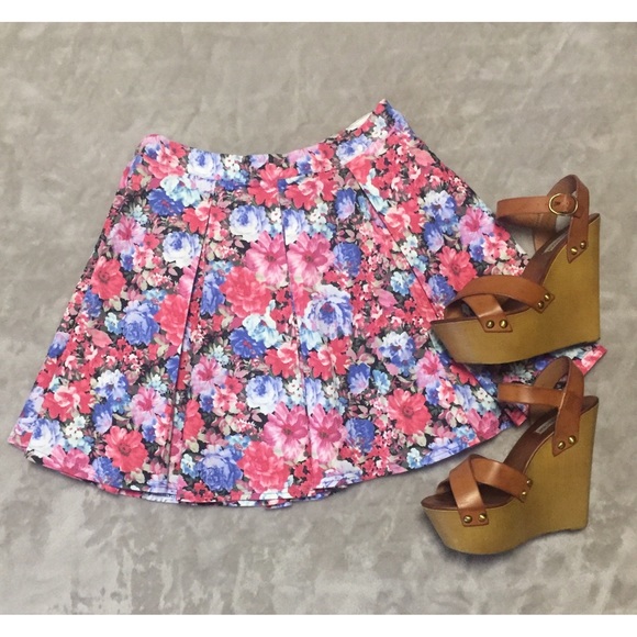 🌸 Floral Skirt 🌸