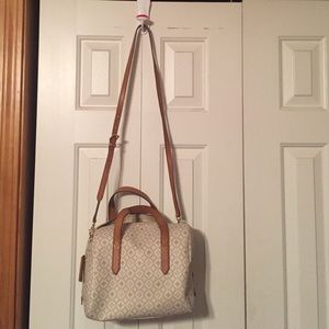 ⭐️⭐️Fossil Small Sydney Bag 💼