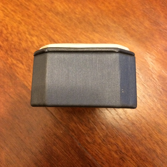 Ring Display - Picture 2 of 4