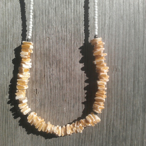 White & tan shells & beads necklace