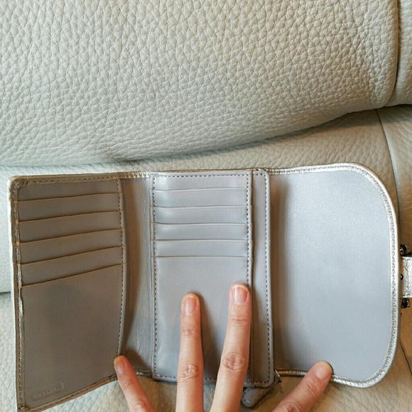 Wallet - Picture 2 of 4