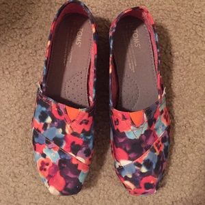 Floral print TOMS