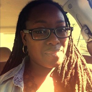 Meet your Posher, Ebony