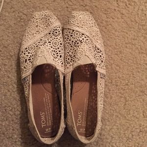 White crochet toms