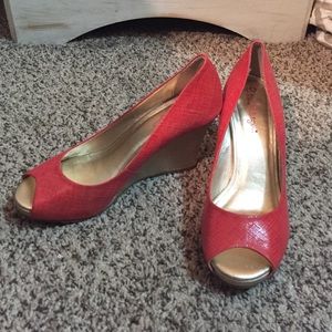 Lilly Pulitzer Coral peep toe wedges! 6.5