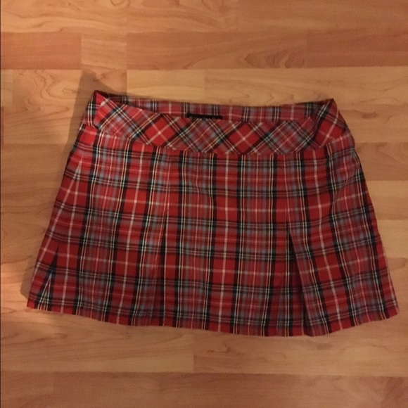 Plaid mini skirt.