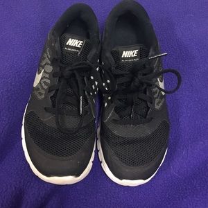 Nike Flex Sneakers (Youth size)