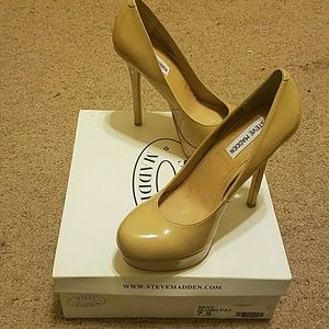 Steve Madden Platform Pumps