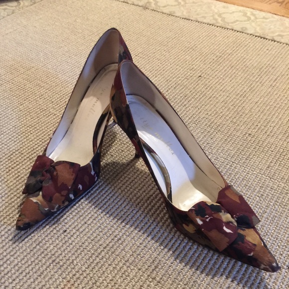 Beautiful mosaic silk kitten heels.