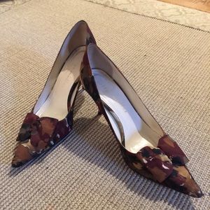 Beautiful mosaic silk kitten heels.