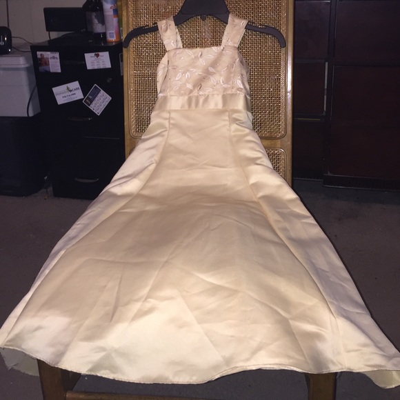 Good Girl Gorgeous Golden formal dress