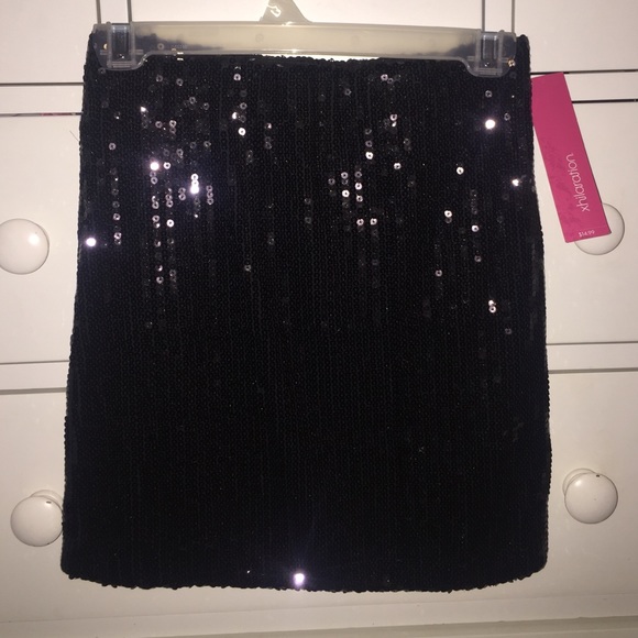 Black Mini Skirt - Picture 1 of 4