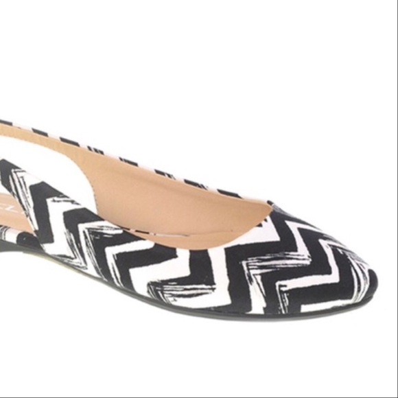 Striped Flats🎀 - Picture 2 of 2