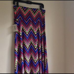 BNWT, LuLaRoe Maxi skirt - sz Small