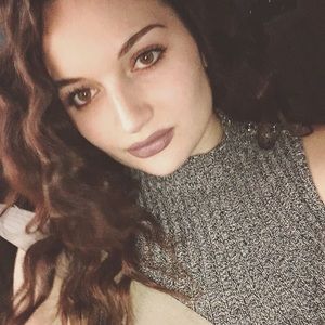 Meet your Posher, Bobbie