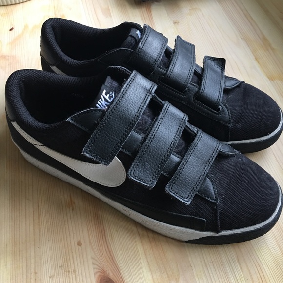 Black Sneakers - Picture 2 of 3