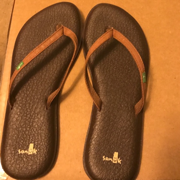 Sanuk Flip Flops