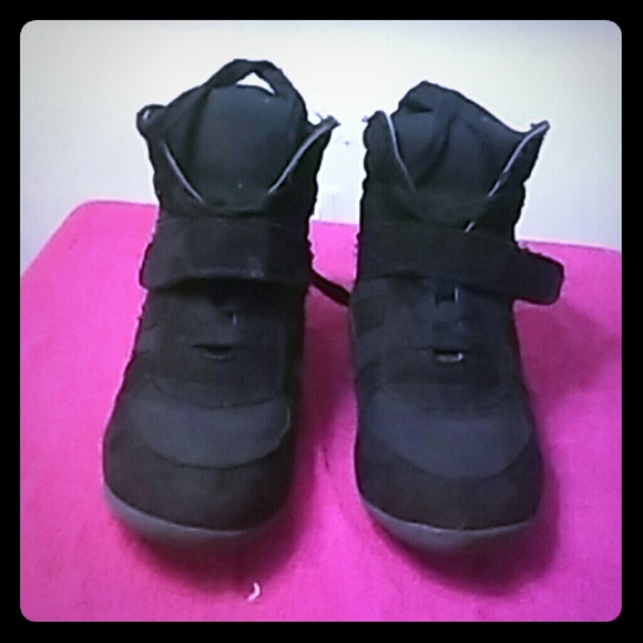 Black Sneaker Wedges Kids sz 12