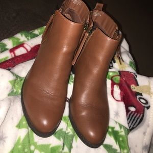 Forever 21 brown boots cute
