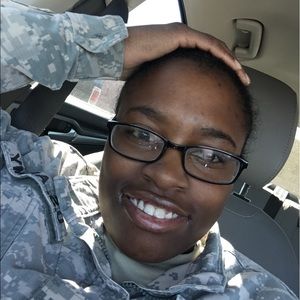 Meet your Posher, Alisha