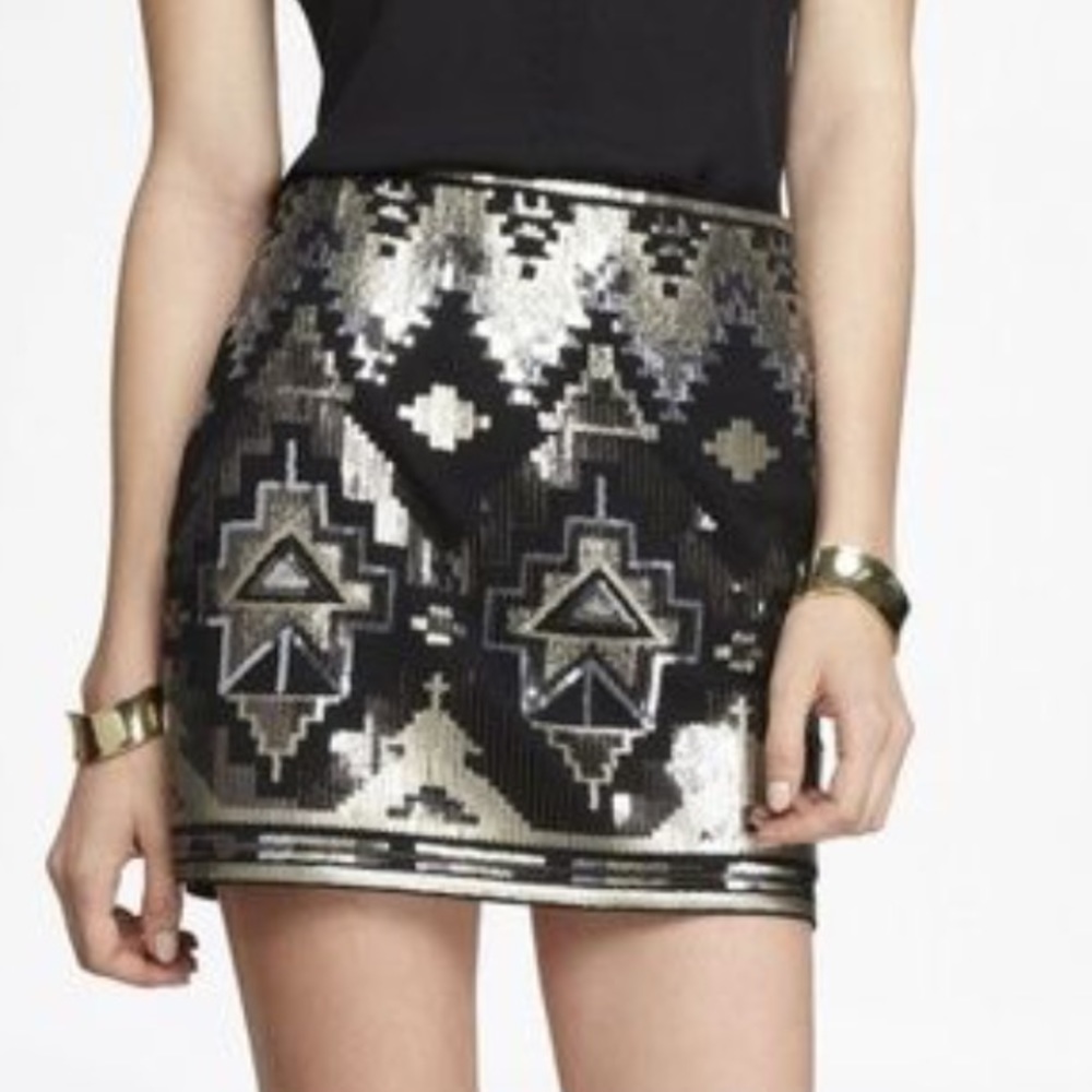 🚨SOLD🚨Express Aztec sequin skirt