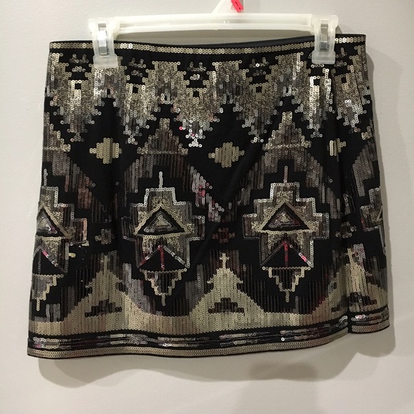 🚨SOLD🚨Express Aztec sequin skirt - Picture 2 of 3