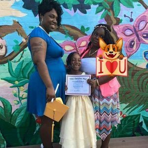 Meet your Posher, Sharona