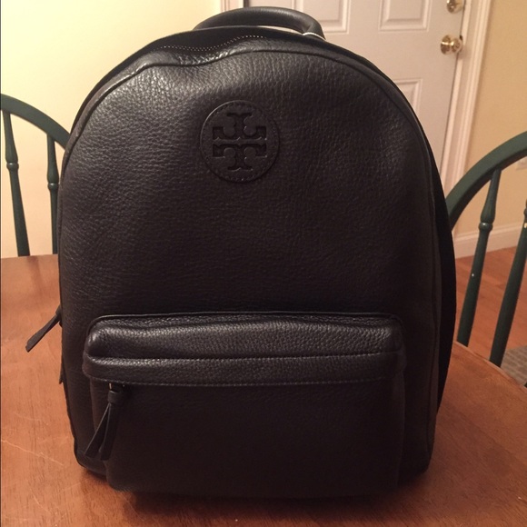 LEATHER BACKPACK
TORY BURCH
