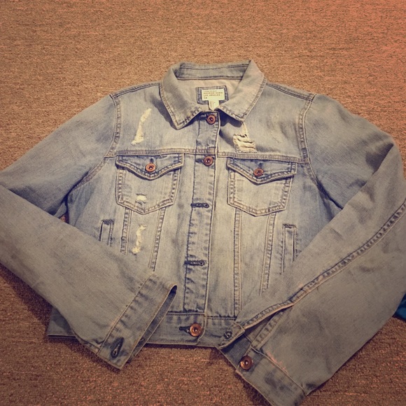 SOLD ON MERC🛑Forever 21 Destroyed Jeans Jacket