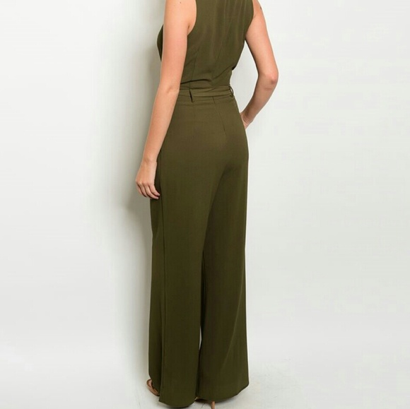 1 Sm left Olive jumpsuit - Picture 3 of 6