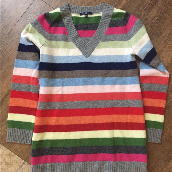 Gap sweater