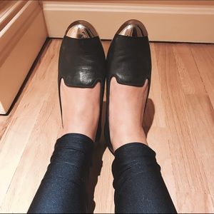 FLASH SALE‼️ Steve Madden metal toe leather flats