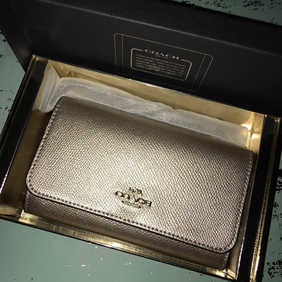 Coach phone clutch Clearance