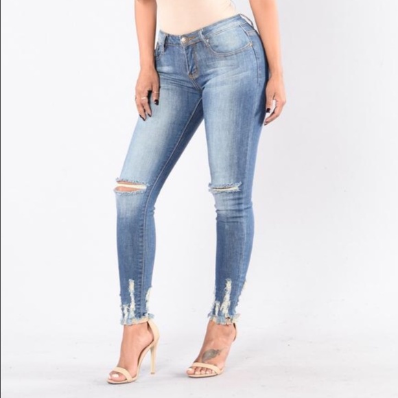 NWT Weak at the knees jeans