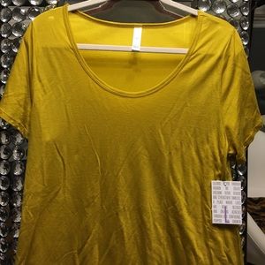 LuLaRoe Classic T. Size L. Beautiful  NEW ❤️❤️