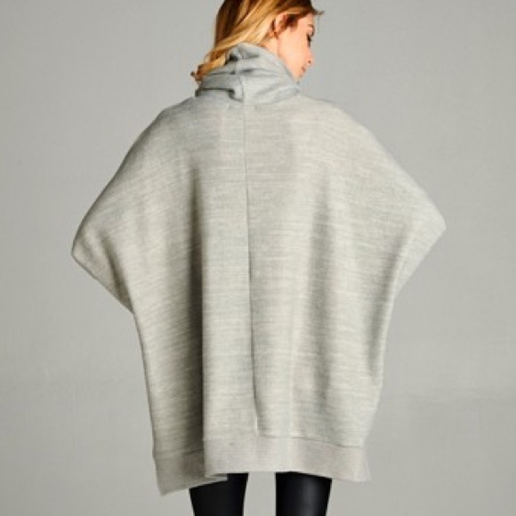 🆕LAST ONE--Boxy Turtleneck Tunic Top - Picture 2 of 3