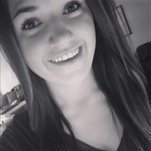 Meet your Posher, Nikole