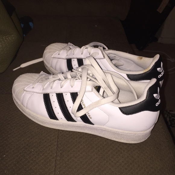 Adidas Shoes - Adidas superstar