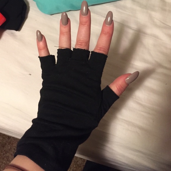 Fingerless gloves
