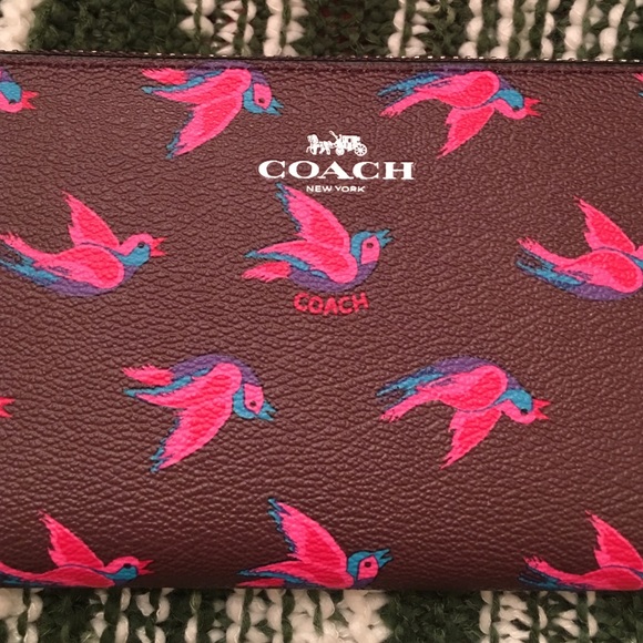 Coach Wallet - Picture 4 of 4