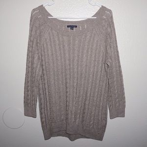 American Eagle sweater. Size M. Never worn.