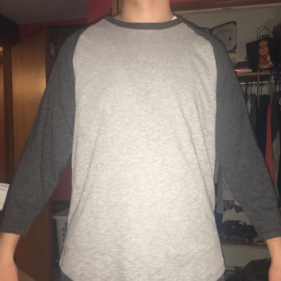 Old Navy men's baseball tee - brand new - Picture 1 of 1