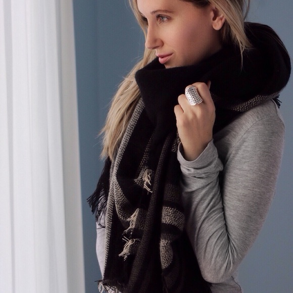 Madison Square Park Blanket Scarf *LAST! - Picture 2 of 3