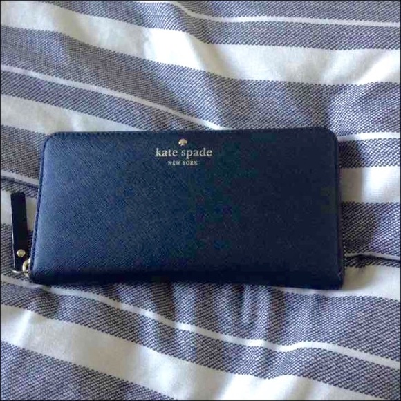Kate Spade Cedar Wallet - Picture 1 of 4