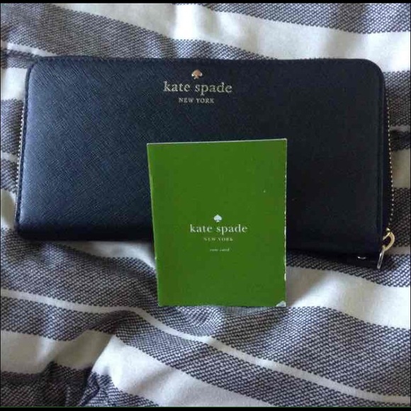 Kate Spade Cedar Wallet - Picture 4 of 4