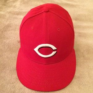 Cincinnati Reds Authentic Fitted Hat